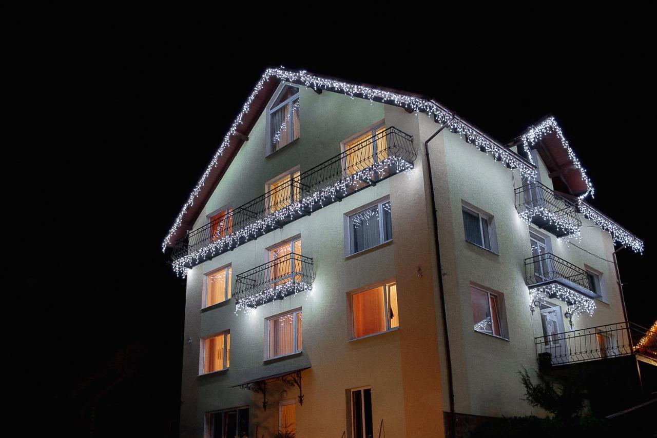Toga Hotel Yablunytsia Buitenkant foto