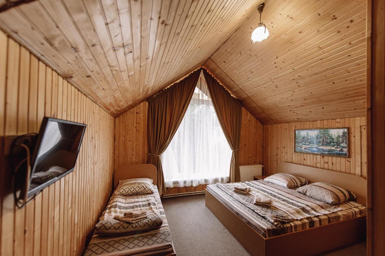 Toga Hotel Yablunytsia Buitenkant foto