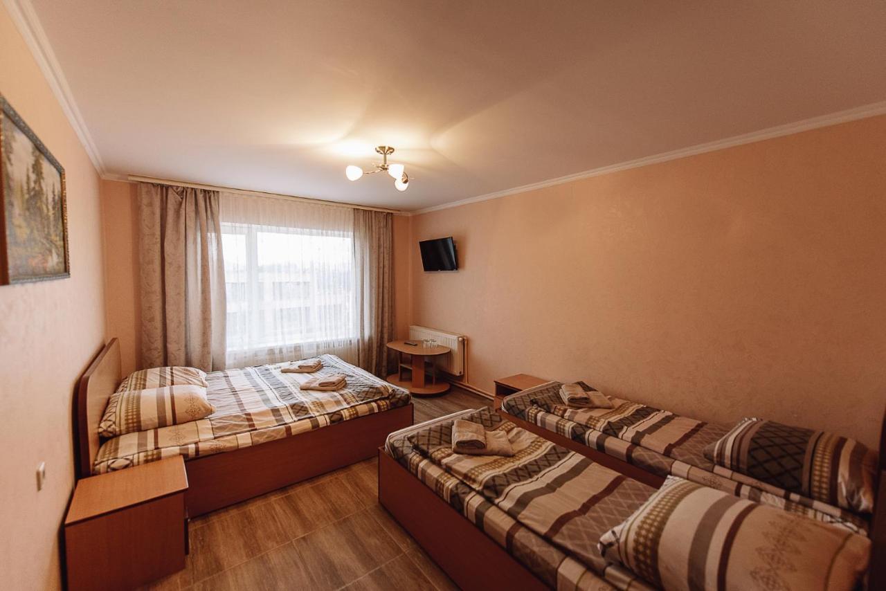 Toga Hotel Yablunytsia Buitenkant foto
