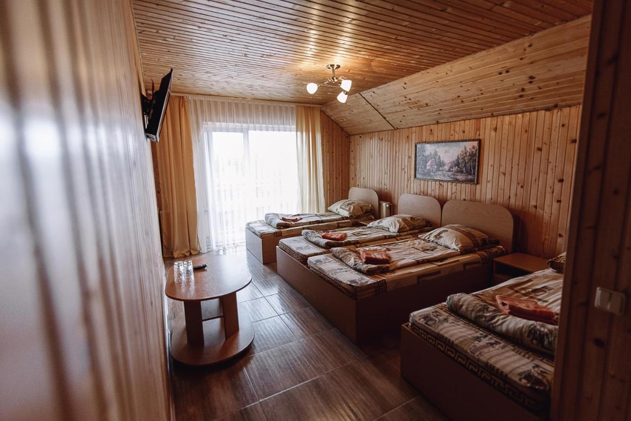 Toga Hotel Yablunytsia Buitenkant foto