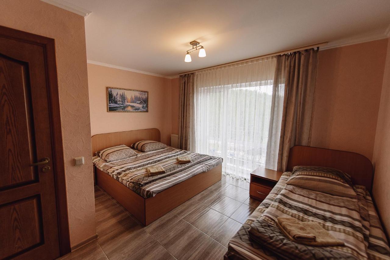 Toga Hotel Yablunytsia Buitenkant foto