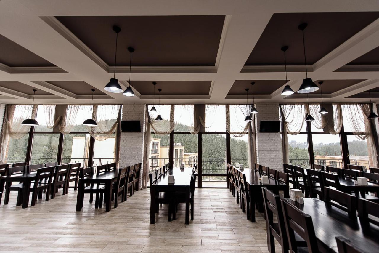 Toga Hotel Yablunytsia Buitenkant foto