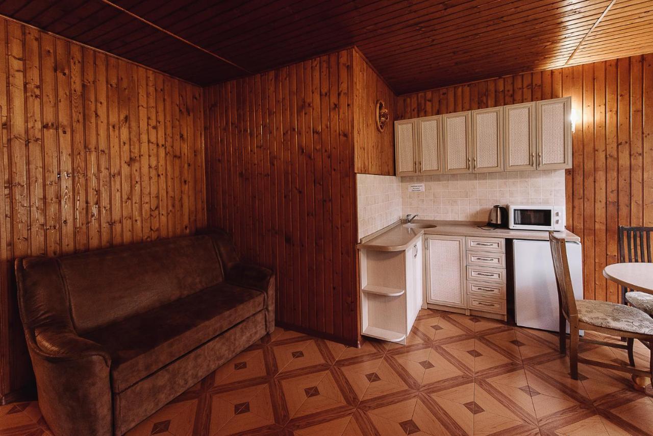 Toga Hotel Yablunytsia Buitenkant foto