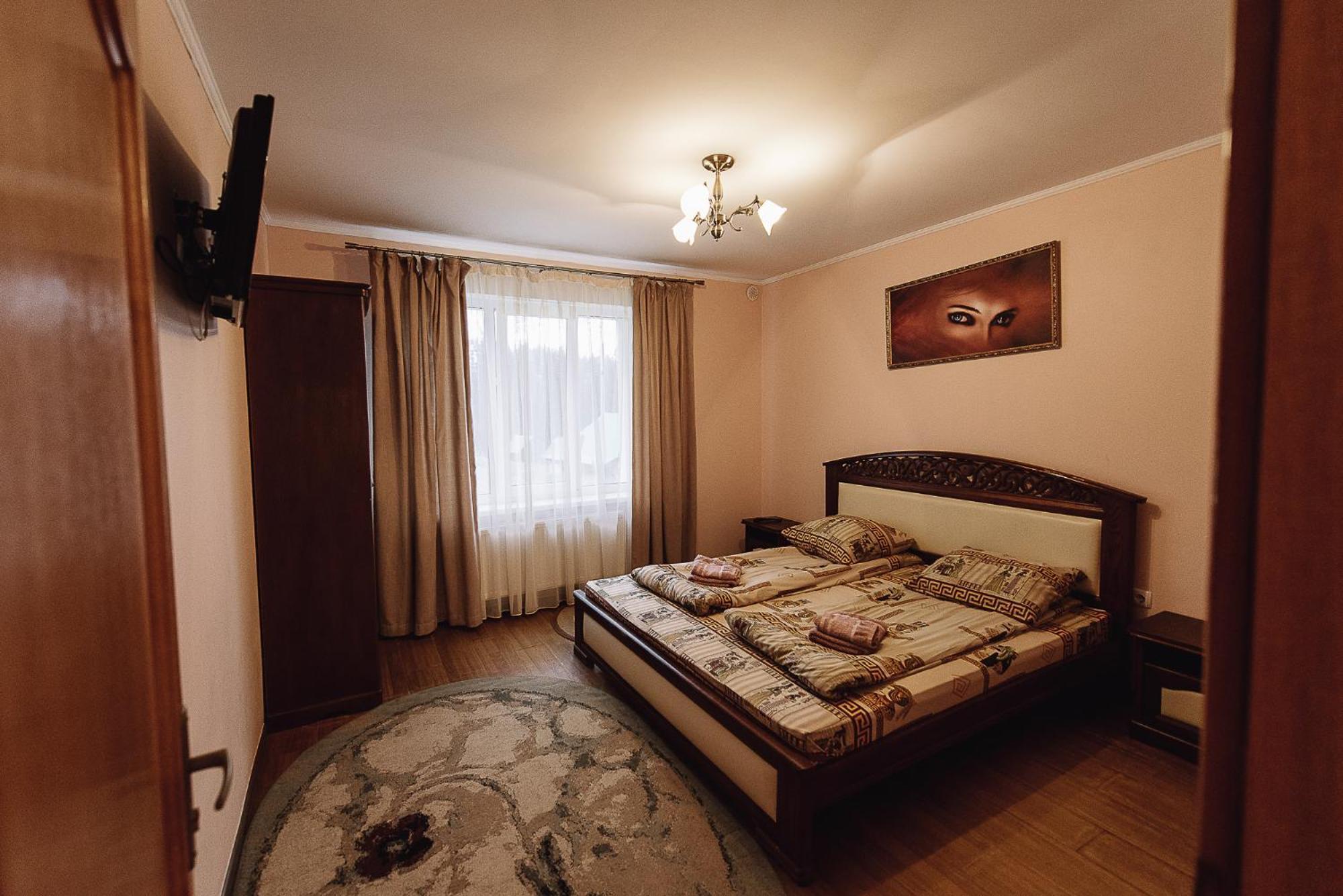 Toga Hotel Yablunytsia Buitenkant foto