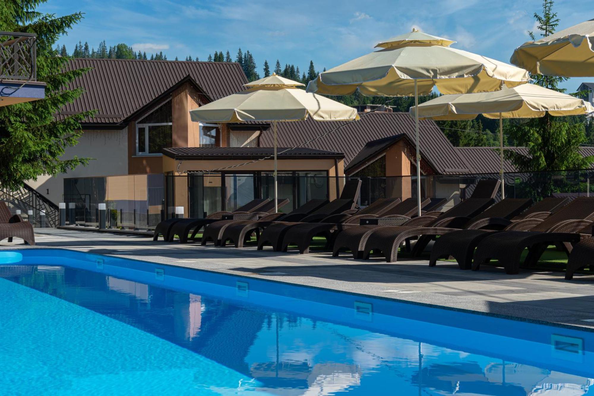 Toga Hotel Yablunytsia Buitenkant foto